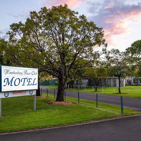 موتيل وندسور موتيل هاوكيسبوري رايس كلوب المظهر الخارجي الصورة The entrance to the motel