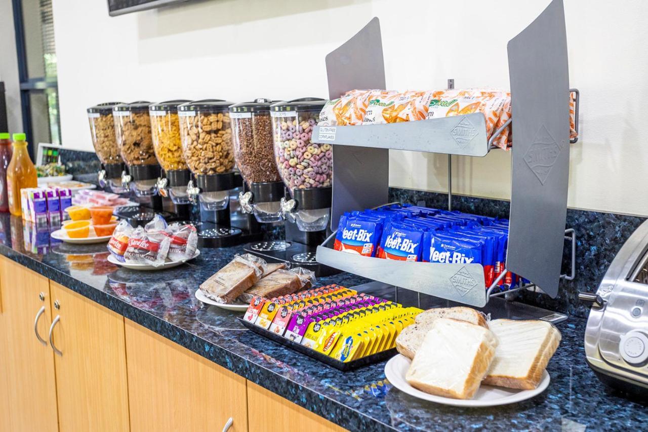 موتيل وندسور موتيل هاوكيسبوري رايس كلوب المظهر الخارجي الصورة A cereal bar at a hotel