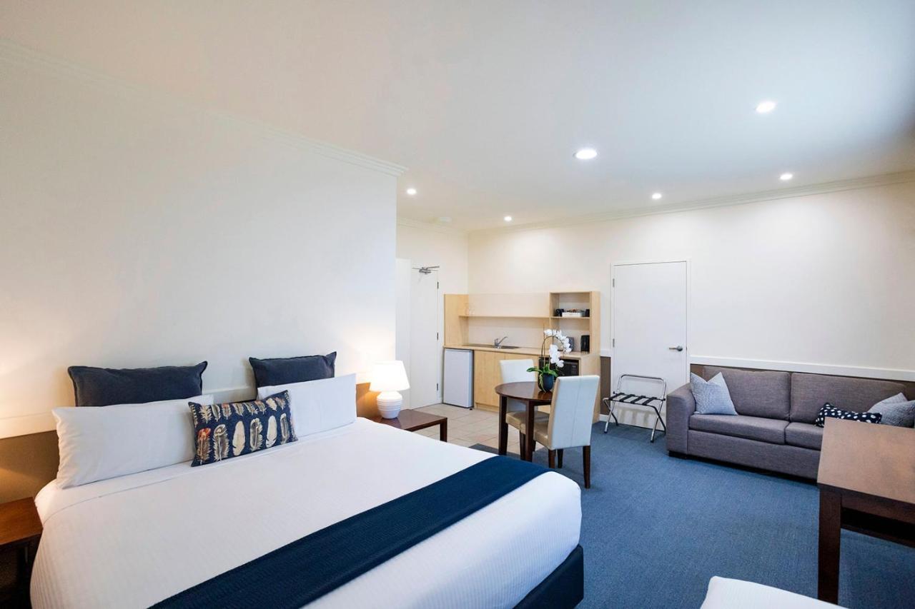 موتيل وندسور موتيل هاوكيسبوري رايس كلوب المظهر الخارجي الصورة A typical studio apartment