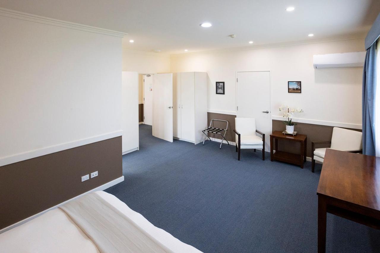 موتيل وندسور موتيل هاوكيسبوري رايس كلوب المظهر الخارجي الصورة A room at the hotel